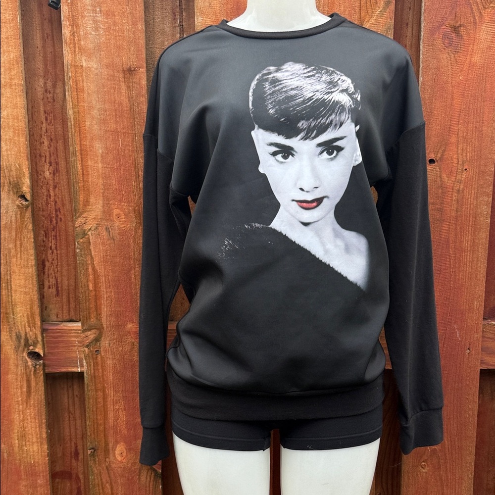 Red Carpet Noir Black Graphic Tee - Logo Front Size S